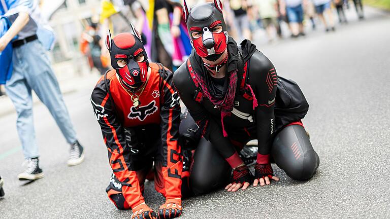 Sogenannte Puppy-Masken sind bei den CSD-Paraden h&auml;ufiger zu sehen, hier zum Beispiel beim diesj&auml;hrigen Christopher Street Day in Hannover.