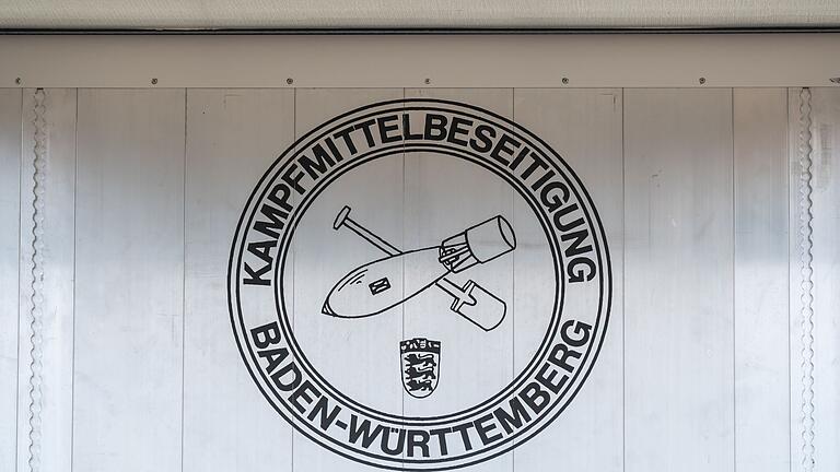 Geplante Entsch&auml;rfung einer Fliegerbombe in Freiburg       -  Die Granaten mussten gesprengt werden. (Symbolbild)